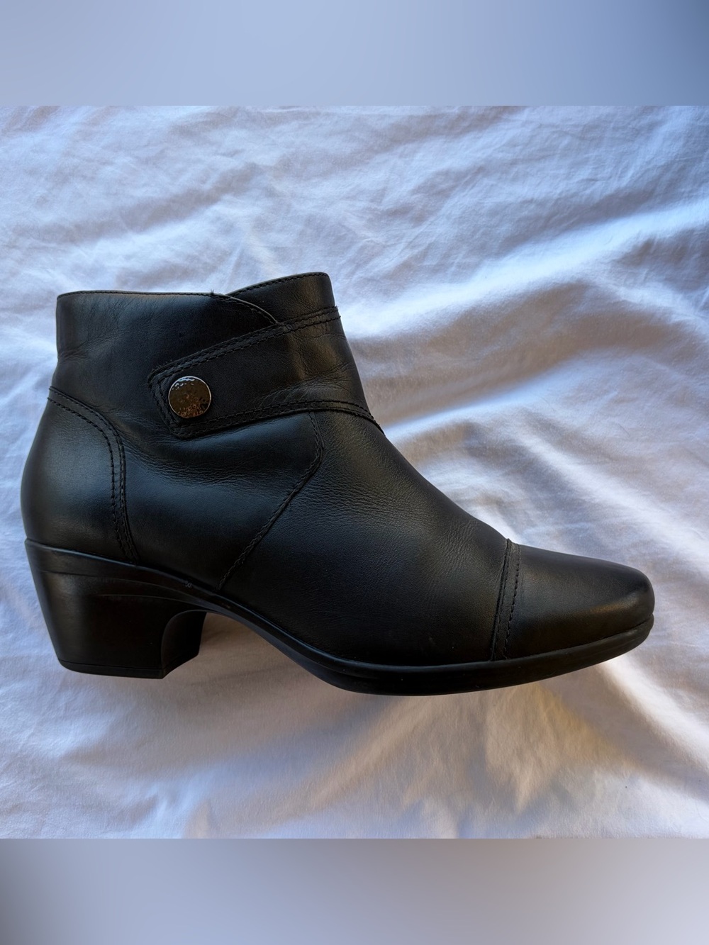 Clark’s Women's Sz 11 Black Leather Ankle Boots Great Condition Comfortable